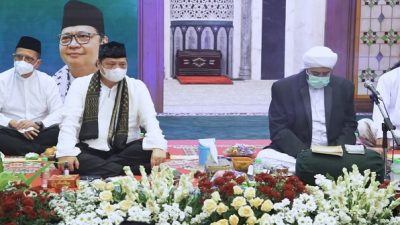 Airlangga Hartarto Bersholawat Bersama Habib Syech