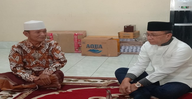 Zulkifli Hasan Bertemu Buya Syakur, Bahas Pendidikan di Indramayu
