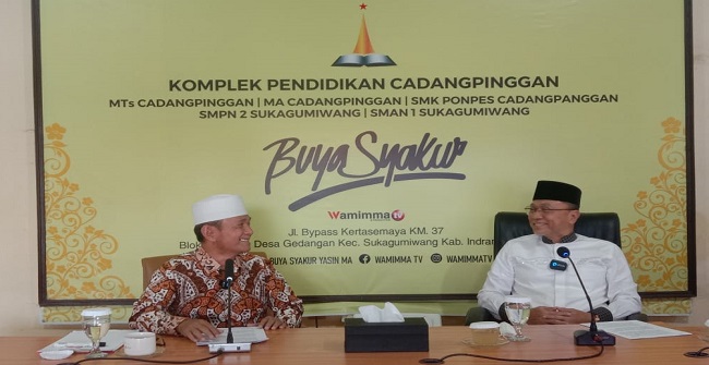Zulkifli Hasan Bertemu Buya Syakur, Bahas Pendidikan di Indramayu