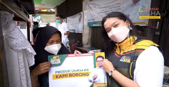 Dengan Tetesan Keringat, Ibu Nunung Bertekad Antarkan Anaknya Ke Pintu Kesuksesan