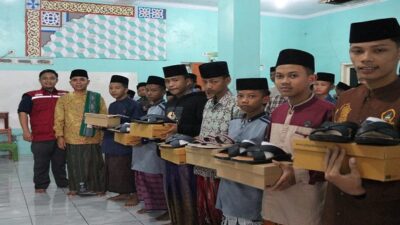 PPPA Daarul Quran Cirebon Salurkan Sepatu Untuk Pesantren Tahfidz Al Hidayah
