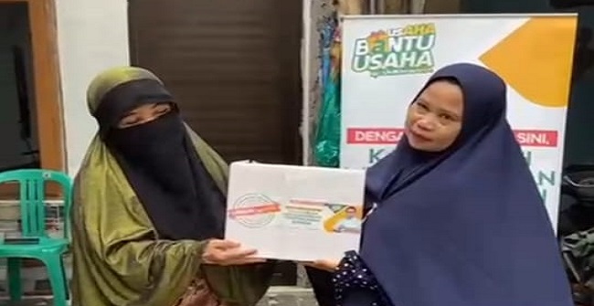 UMKM usAHA Bantu Penjual Kripik Pisang