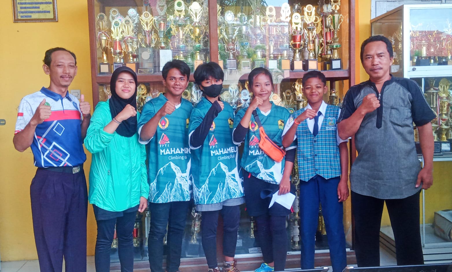 Atlet Panjat Tebing SMPN 3 Sindang Borong Medali Lomba Panjat Tebing Dandim Cup 2022