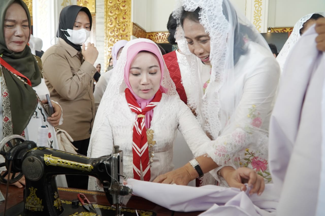 Atalia Membersamai Menteri ke Rumah Keluarga Fatmawati Sukarno
