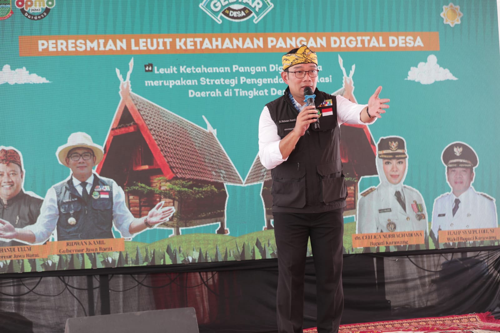 Resmikan Tapal Desa Leuit Juara di Karawang, Ridwan Kamil: Persiapkan Masa Depan