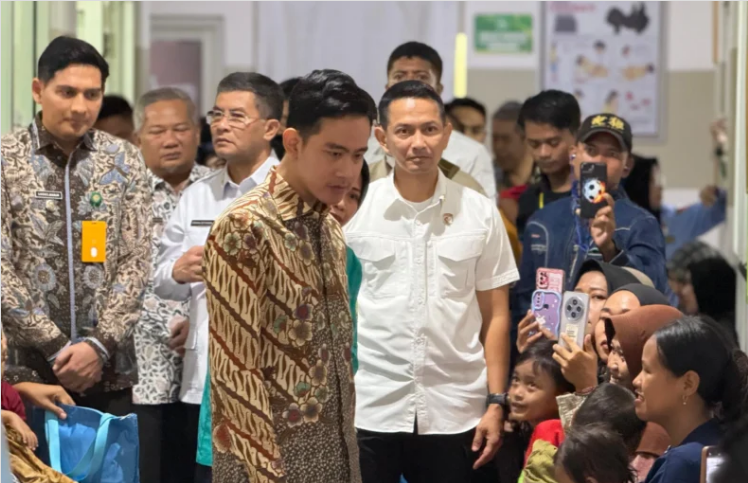 Wapres Gibran Kunjungi Puskesmas Margadadi