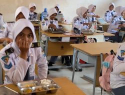 Program Makanan Gratis: Solusi Rakyat atau Strategi Politik?